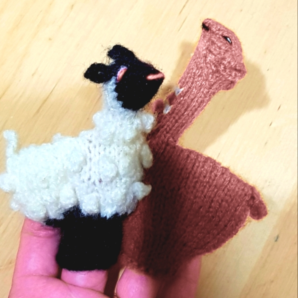 5 Finger Puppets !